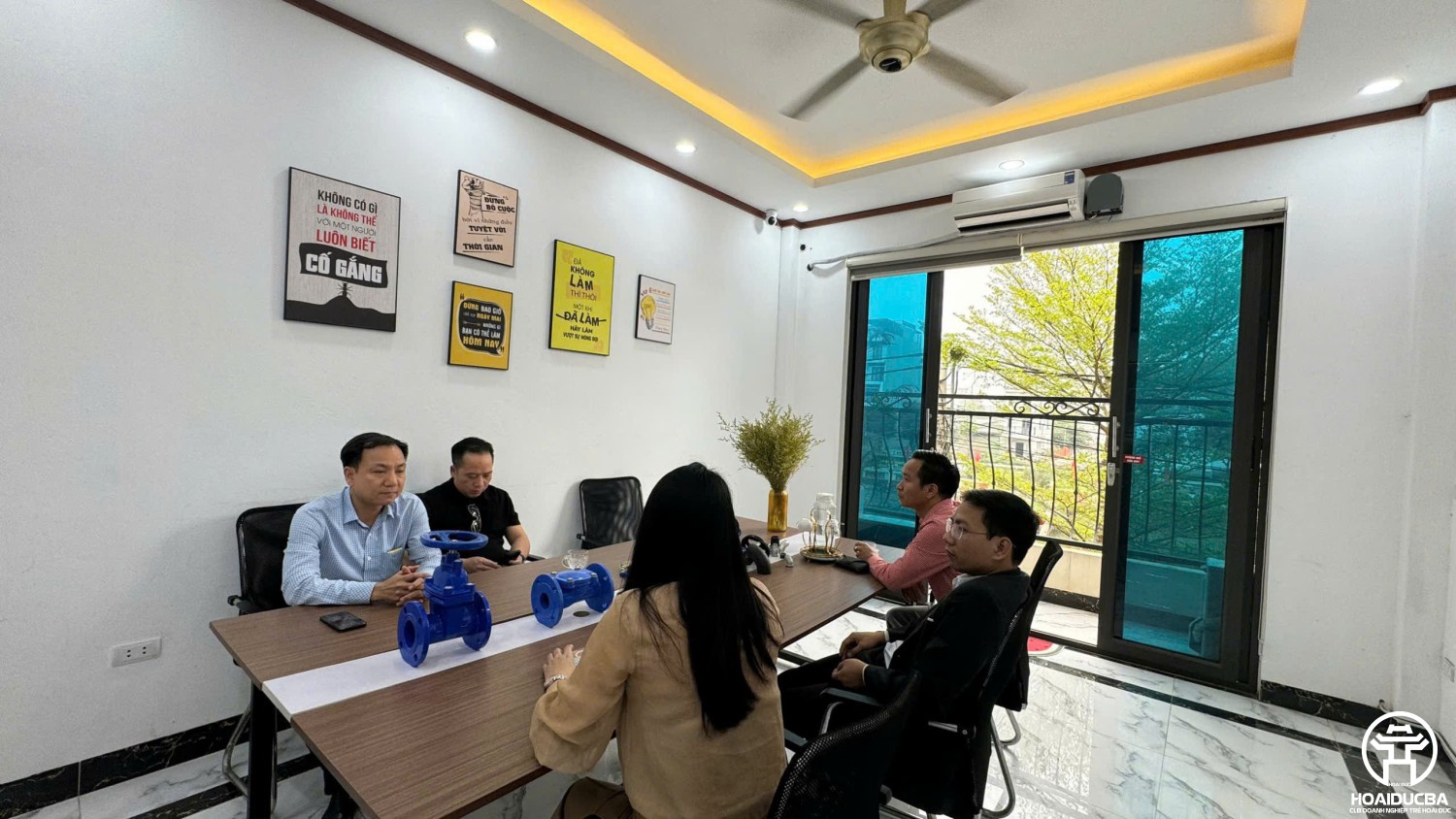Hội Doanh nghiệp trẻ Hoài Đức làm việc tại Công ty Trần Hưng